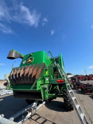 Зернозбиральний комбайн John Deere W540