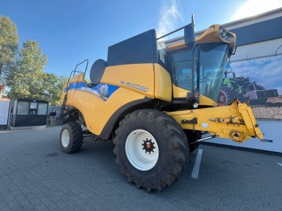 Зернозбиральний комбайн New Holland CX6090